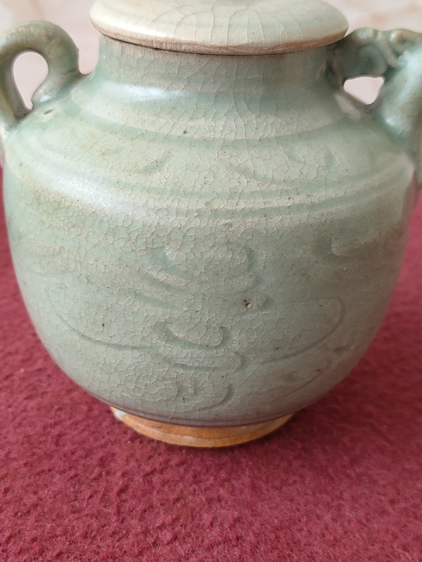 古玩陶瓷龍泉青瓷刻花執(zhí)壺拍賣,當(dāng)前價(jià)格8600元