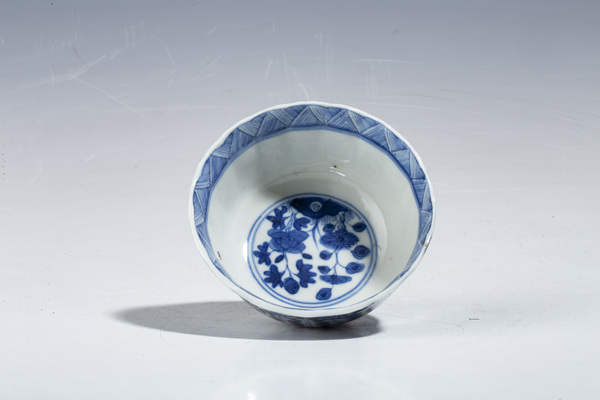 古玩陶瓷清光緒·青花洞石花鳥(niǎo)紋花口杯碟拍賣(mài)，當(dāng)前價(jià)格800元