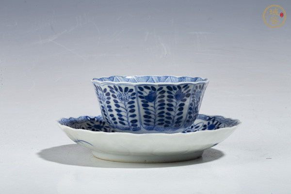 古玩清光緒·青花洞石花鳥紋花口杯碟真品鑒賞圖