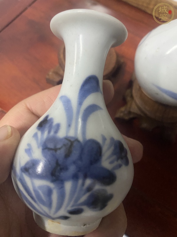 古玩陶瓷清德化窯青花花卉紋瓶真品鑒賞圖