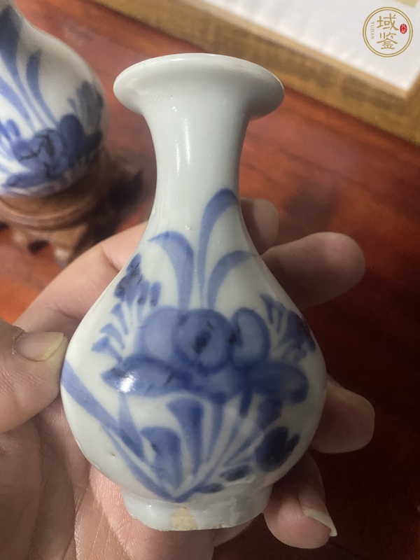 古玩陶瓷清德化窯青花花卉紋瓶真品鑒賞圖