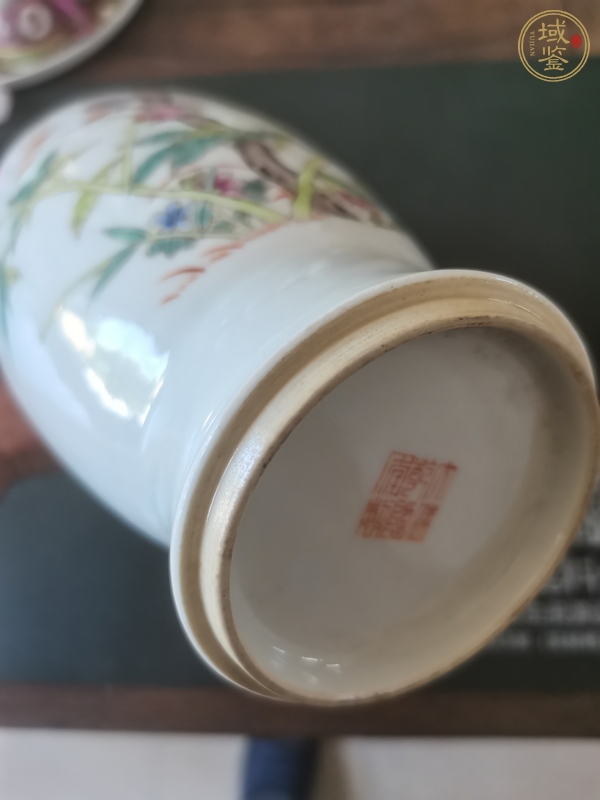 古玩陶瓷花鳥紋粉彩瓶真品鑒賞圖