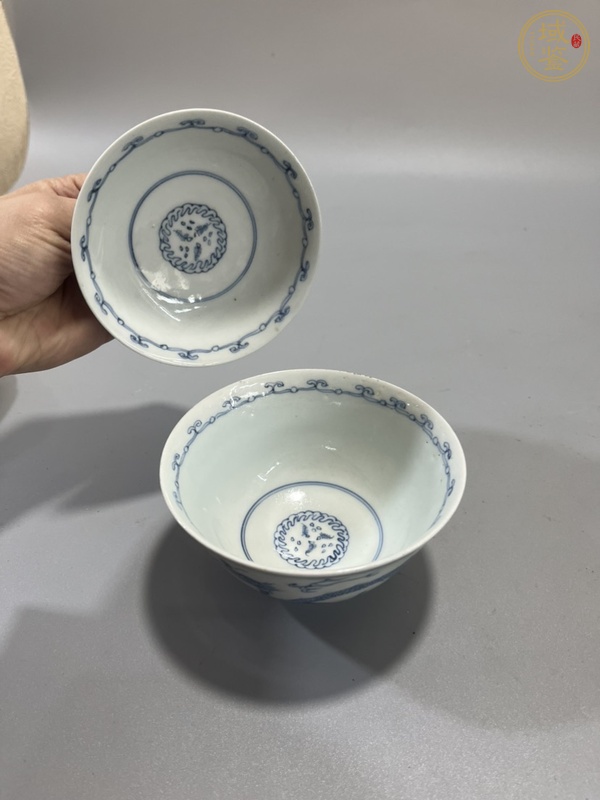 古玩陶瓷青花雙龍紋蓋碗真品鑒賞圖