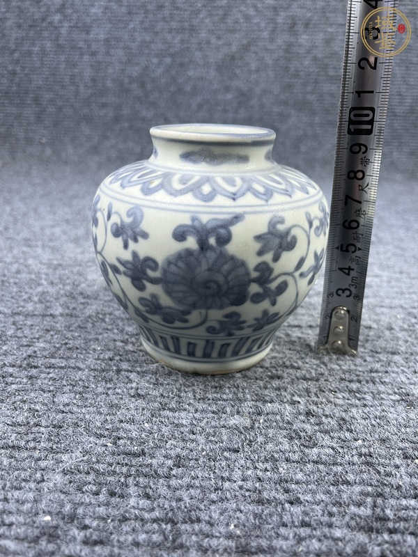 古玩陶瓷青花纏枝花卉紋罐真品鑒賞圖