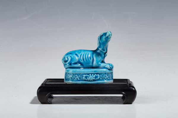 古玩陶瓷民國·孔雀藍釉臥犬瓷塑(優(yōu)品)拍賣,當前價格800元