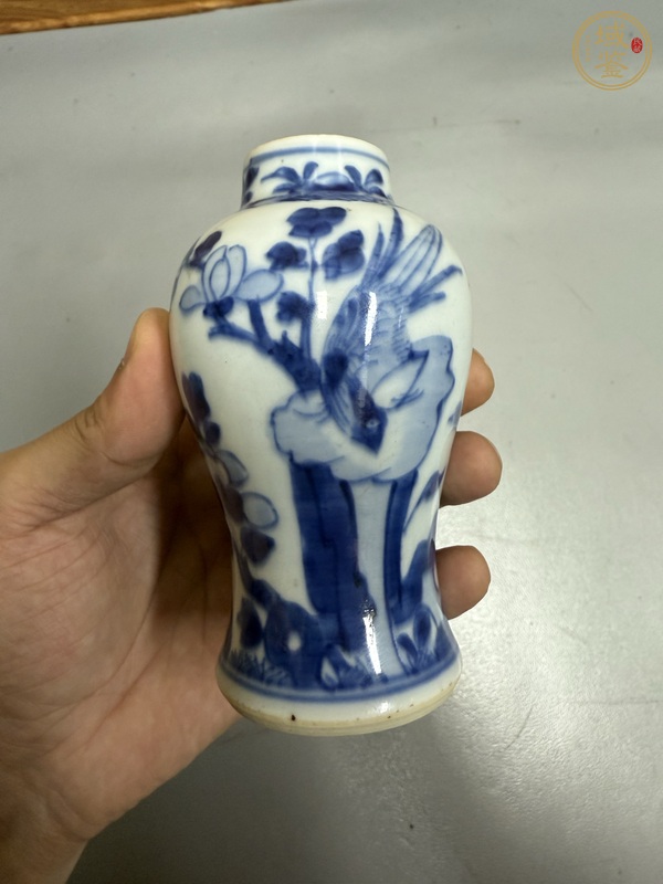 古玩青花瓶真品鑒賞圖