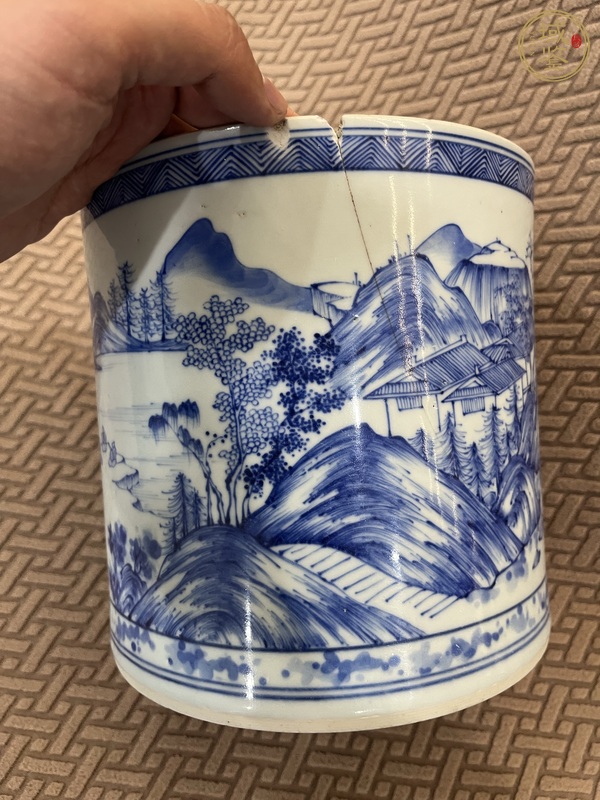 古玩陶瓷山水紋青花筆筒真品鑒賞圖