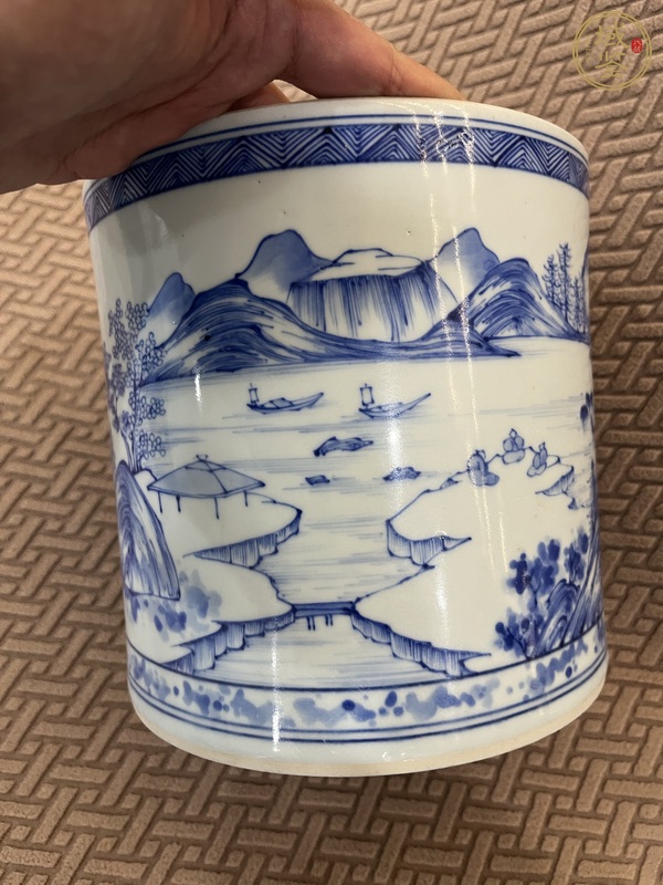 古玩陶瓷山水紋青花筆筒真品鑒賞圖