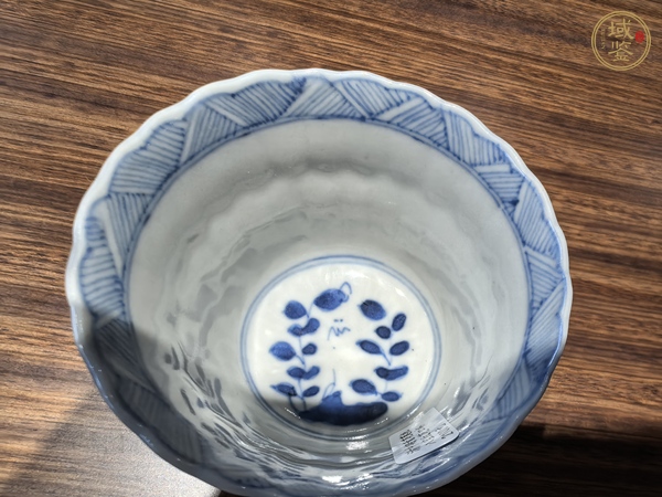 古玩陶瓷青花纏枝花卉紋花口杯，疑似復窯真品鑒賞圖