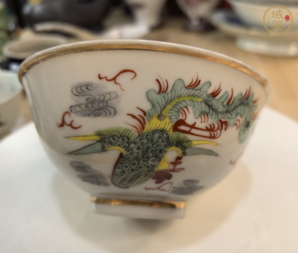 古玩陶瓷粉彩龍鳳紋茶碗真品鑒賞圖