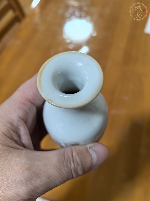 古玩陶瓷粉彩人物紋柳葉瓶真品鑒賞圖