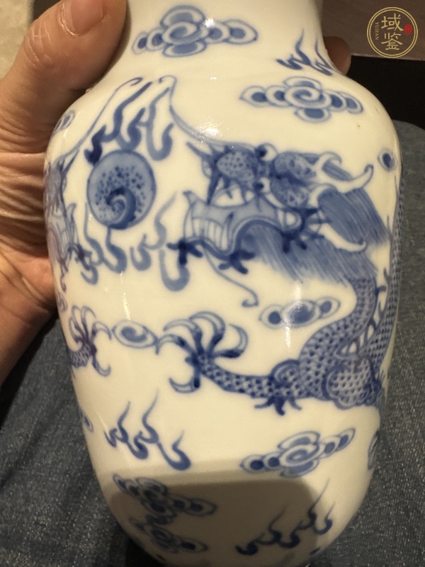 古玩陶瓷青花雙龍戲珠紋燈籠瓶真品鑒賞圖