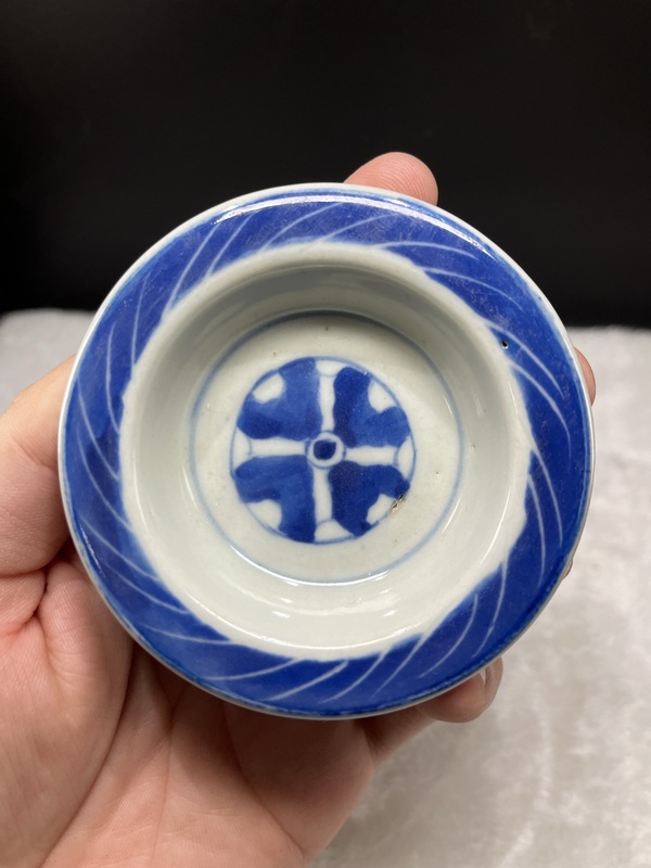 古玩陶瓷青花皮球花卉紋提梁壺拍賣,當前價格5600元