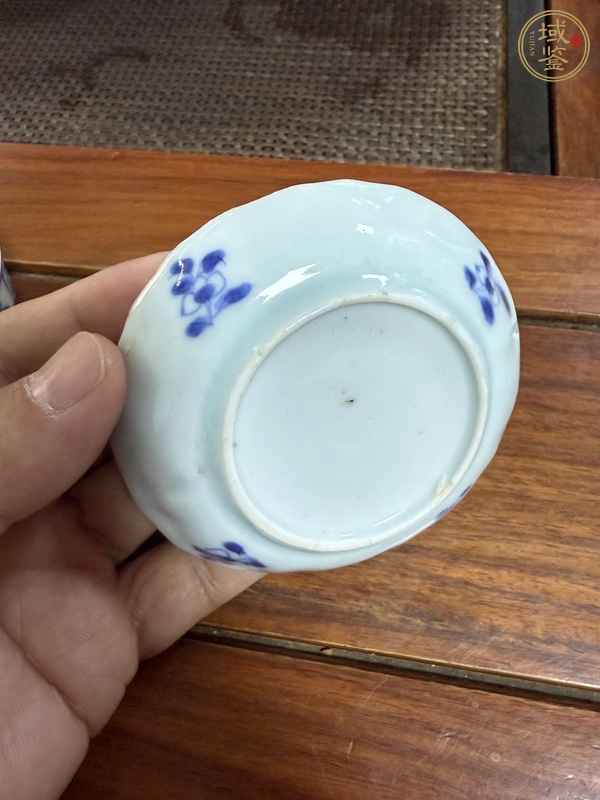 古玩陶瓷人物紋青花杯盤真品鑒賞圖