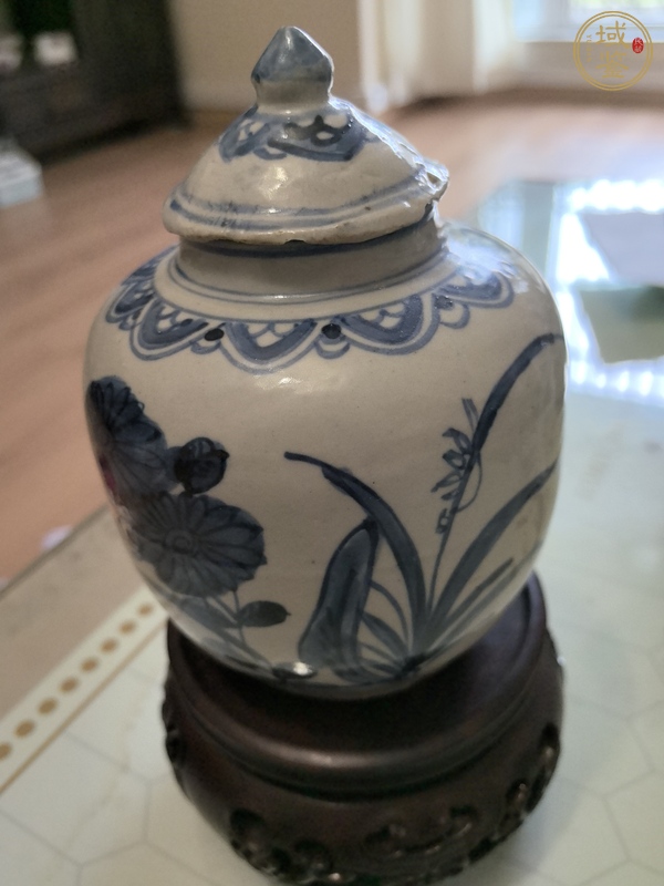 古玩陶瓷青花花卉罐真品鑒賞圖