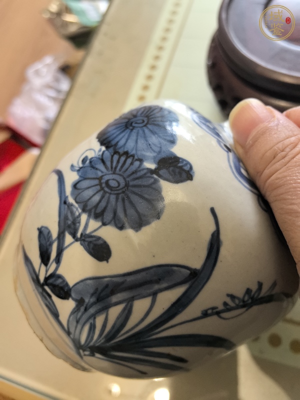 古玩陶瓷青花花卉罐真品鑒賞圖