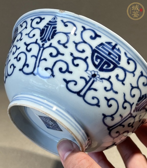 古玩陶瓷青花花間壽字紋茶碗真品鑒賞圖