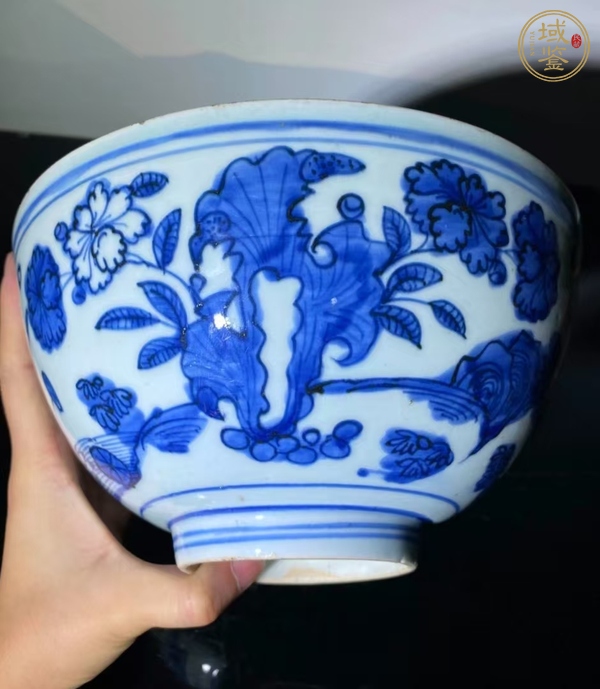 古玩陶瓷花卉紋青花碗真品鑒賞圖