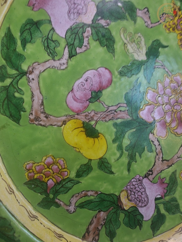 古玩陶瓷花果紋盤真品鑒賞圖