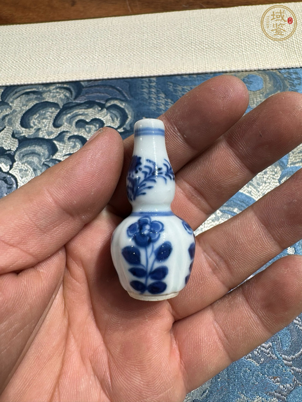 古玩陶瓷花卉紋青花葫蘆瓶真品鑒賞圖