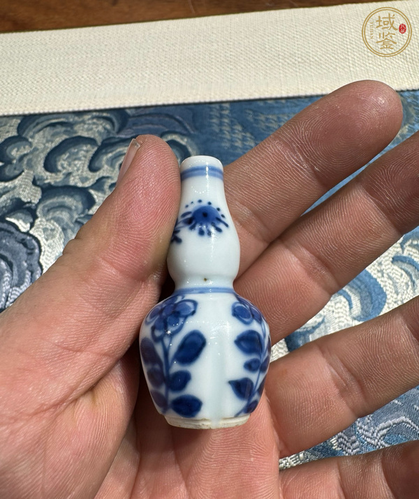 古玩陶瓷花卉紋青花葫蘆瓶真品鑒賞圖