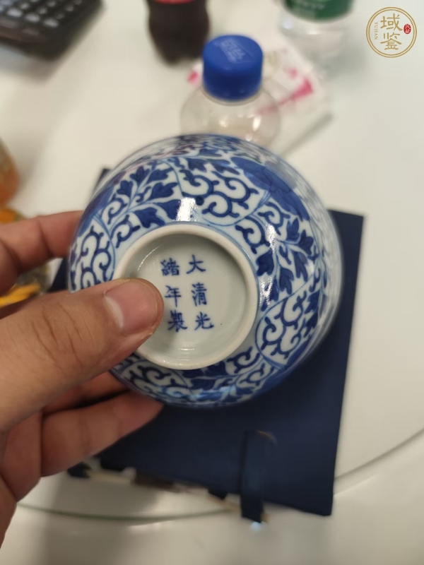 古玩陶瓷青花纏枝花卉紋蓮子杯真品鑒賞圖