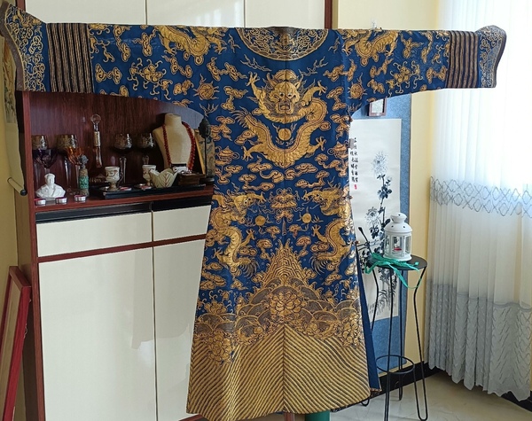 古玩雜項(xiàng)吉服龍袍拍賣，當(dāng)前價(jià)格128000元