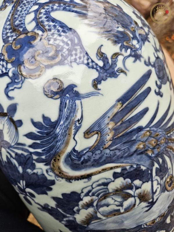 古玩陶瓷龍鳳紋青花瓶真品鑒賞圖