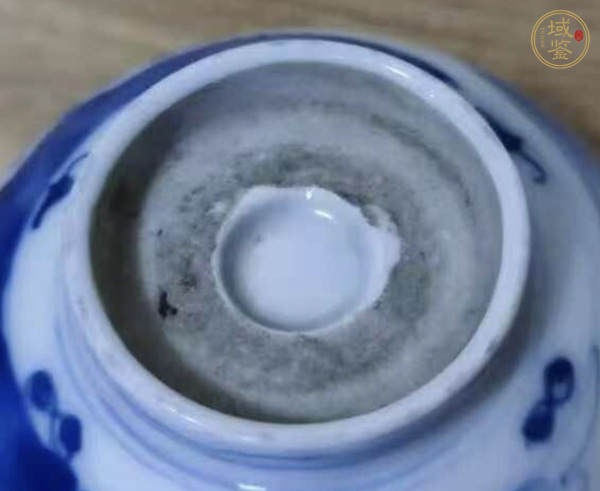 古玩陶瓷日本明治青花山水人物紋茶碗真品鑒賞圖