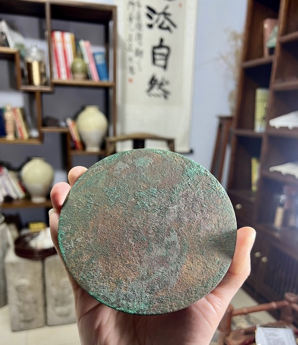 古玩銅器漢·定制款鏡拍賣，當前價格7777元