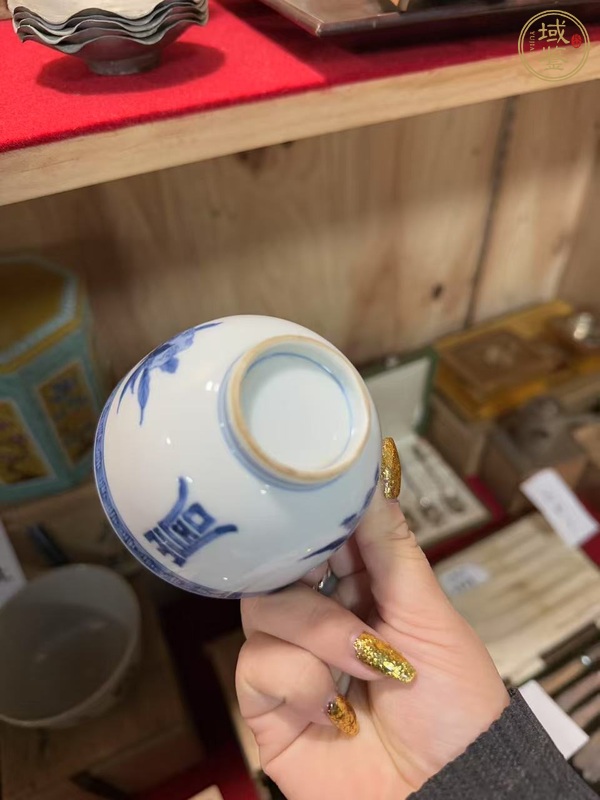 古玩陶瓷花果壽字紋青花杯真品鑒賞圖