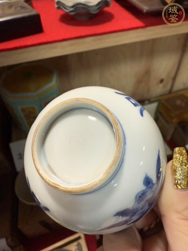 古玩陶瓷花果壽字紋青花杯真品鑒賞圖