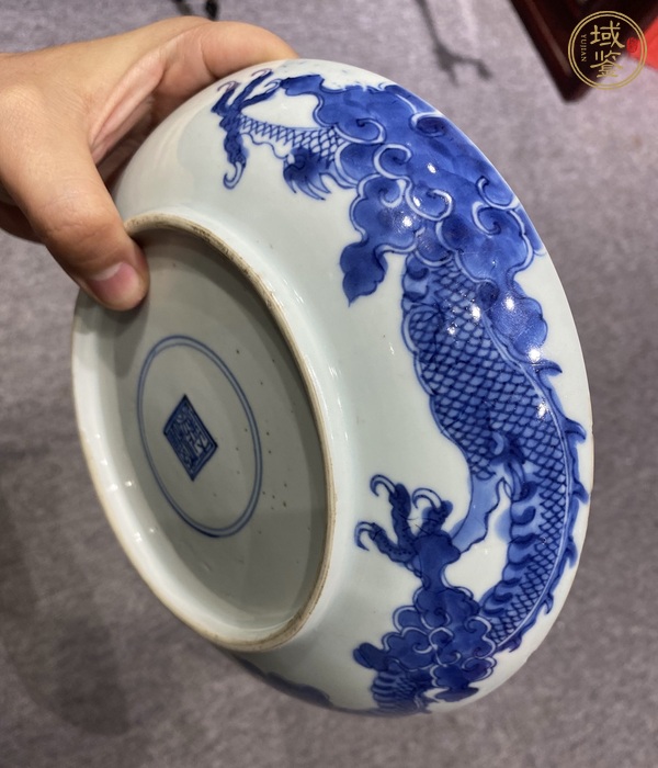 古玩陶瓷青花過墻龍紋盤真品鑒賞圖