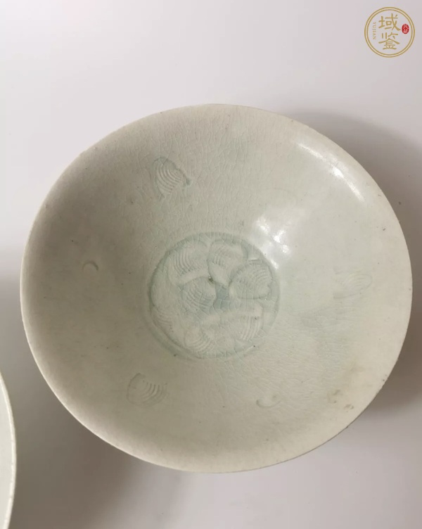 古玩陶瓷青白釉篦劃花卉紋碗真品鑒賞圖