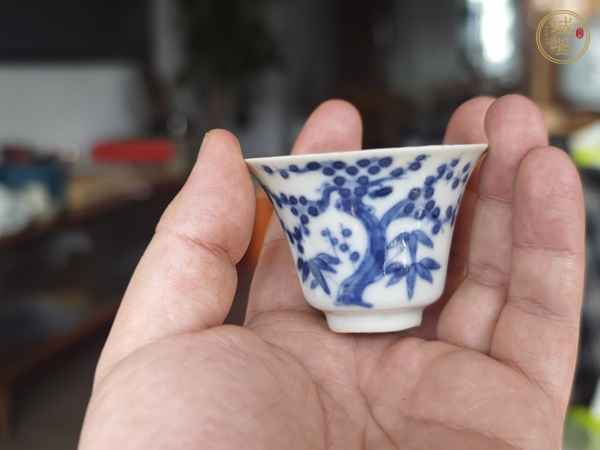 古玩陶瓷清光緒青花梅竹紋茶杯真品鑒賞圖