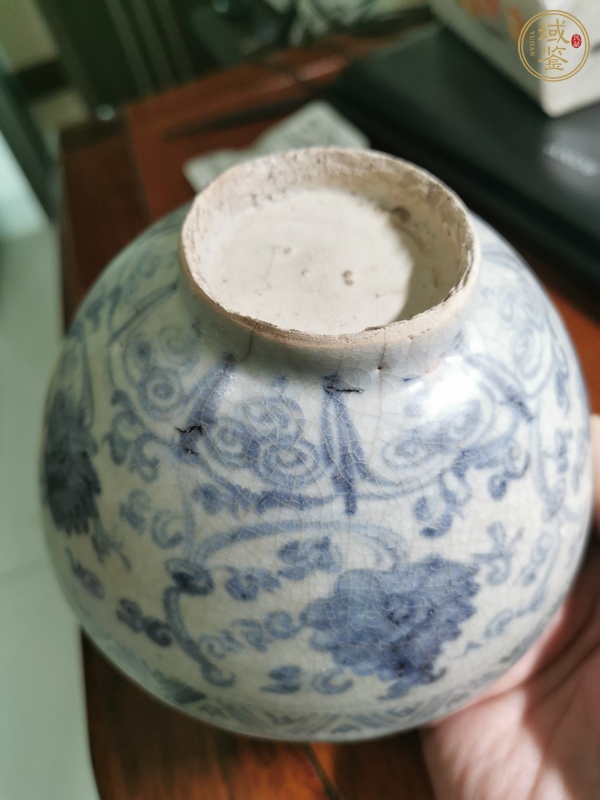 古玩陶瓷青花十字寶杵纏枝花卉紋碗真品鑒賞圖