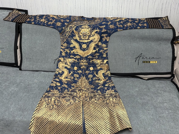 古玩雜項(xiàng)吉服龍袍拍賣，當(dāng)前價(jià)格128000元