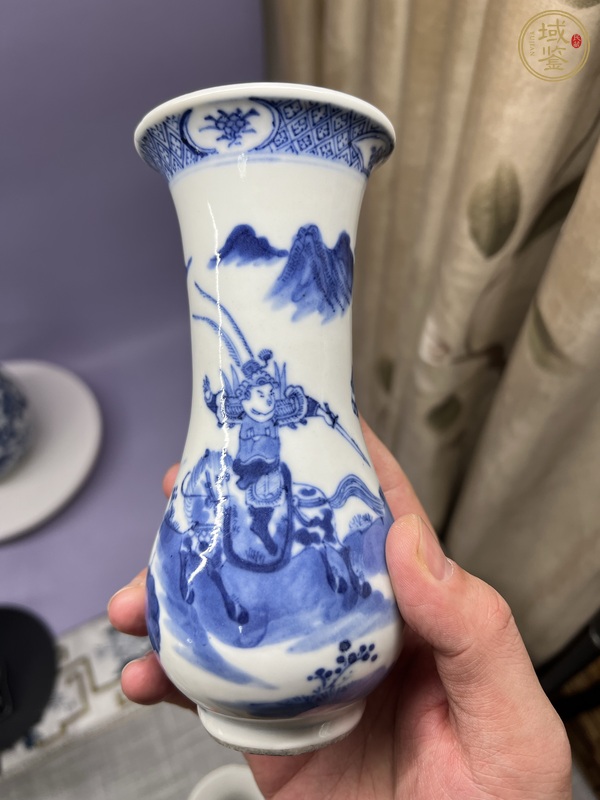 古玩陶瓷青花人物故事紋琵琶瓶真品鑒賞圖