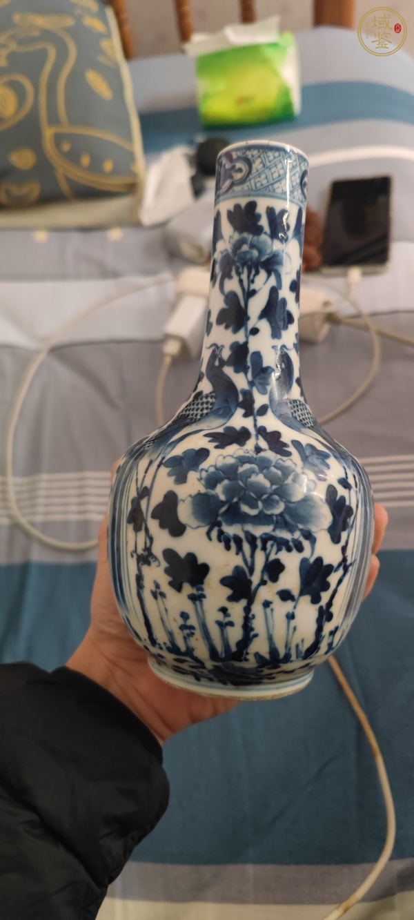 古玩陶瓷花鳥紋青花天球瓶真品鑒賞圖