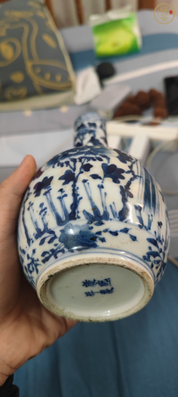 古玩陶瓷花鳥紋青花天球瓶真品鑒賞圖