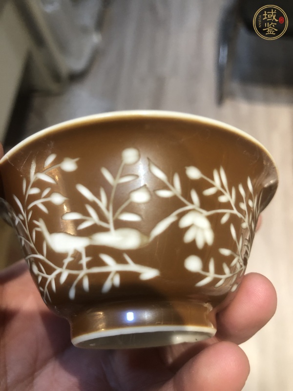 古玩陶瓷外紫金釉內(nèi)青花杯真品鑒賞圖