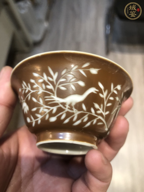 古玩陶瓷外紫金釉內(nèi)青花杯真品鑒賞圖