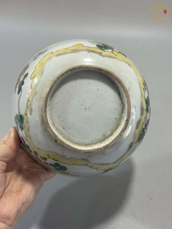 古玩陶瓷粉彩花卉紋茶碗真品鑒賞圖