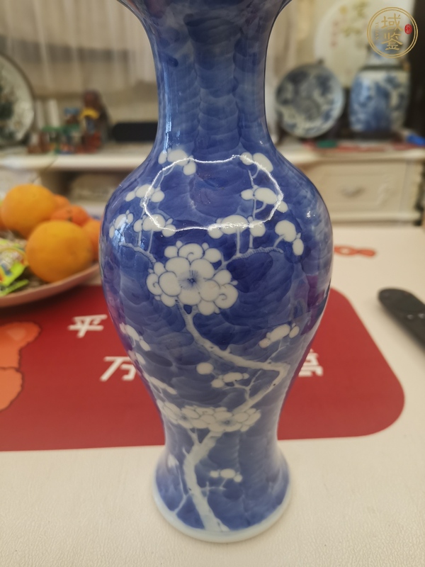 古玩陶瓷青花冰梅觀音瓶真品鑒賞圖