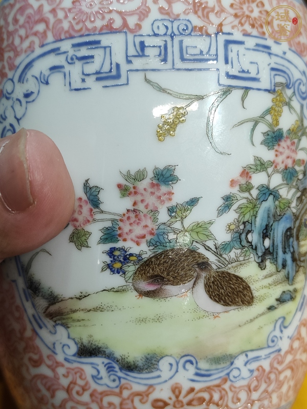 古玩陶瓷花鳥紋瓶真品鑒賞圖