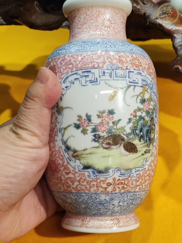 古玩陶瓷花鳥紋瓶真品鑒賞圖