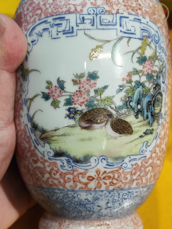 古玩陶瓷花鳥紋瓶真品鑒賞圖