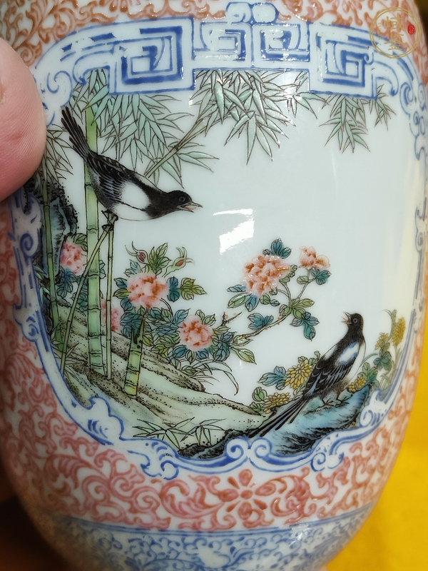 古玩陶瓷花鳥紋瓶真品鑒賞圖