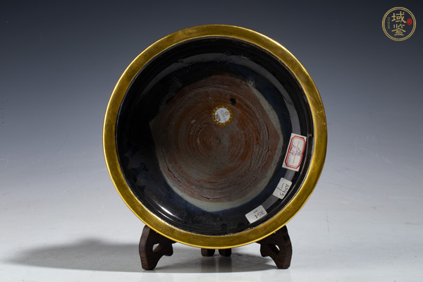 古玩陶瓷明末清初·藍(lán)釉包口三足爐真品鑒賞圖