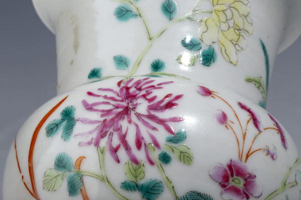 古玩陶瓷晚清·粉彩花卉紋渣斗拍賣(mài)，當(dāng)前價(jià)格188元